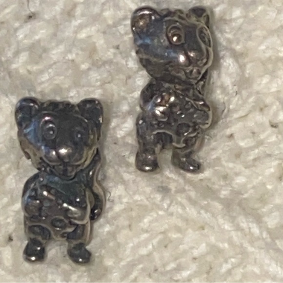 Sterling silver Little mice earrings holding cheese studs - Picture 7 of 7